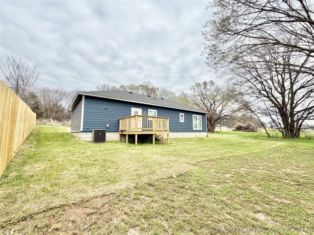 11825 W 838 Road, Tahlequah, OK 74464