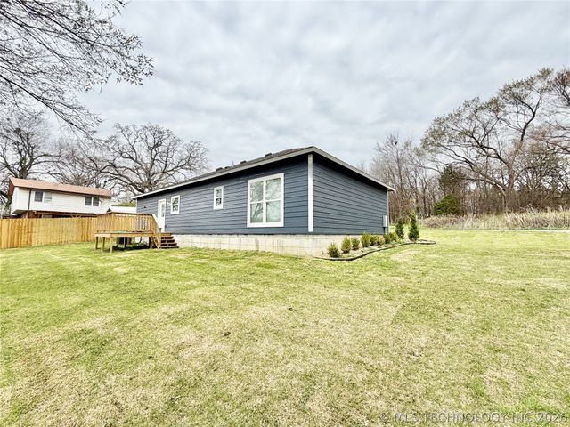 11825 W 838 Road, Tahlequah, OK 74464