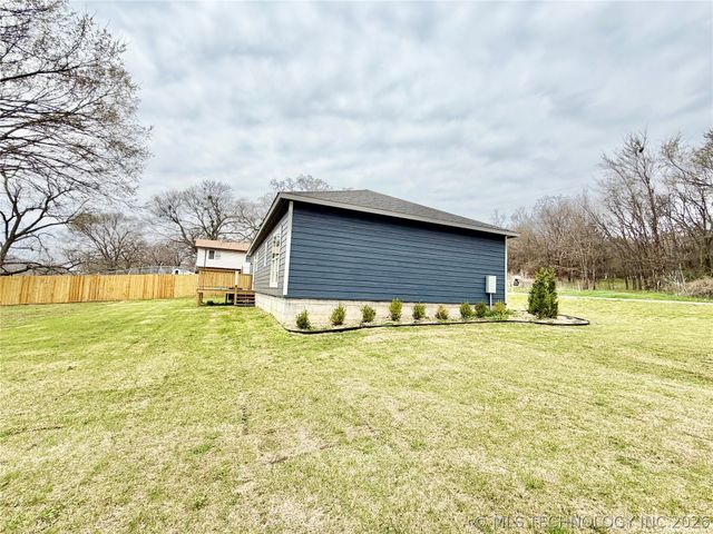 11825 W 838 Road, Tahlequah, OK 74464