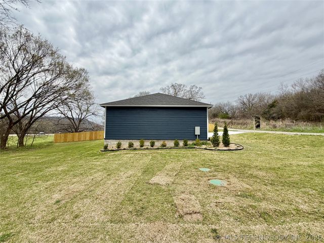 11825 W 838 Road, Tahlequah, OK 74464