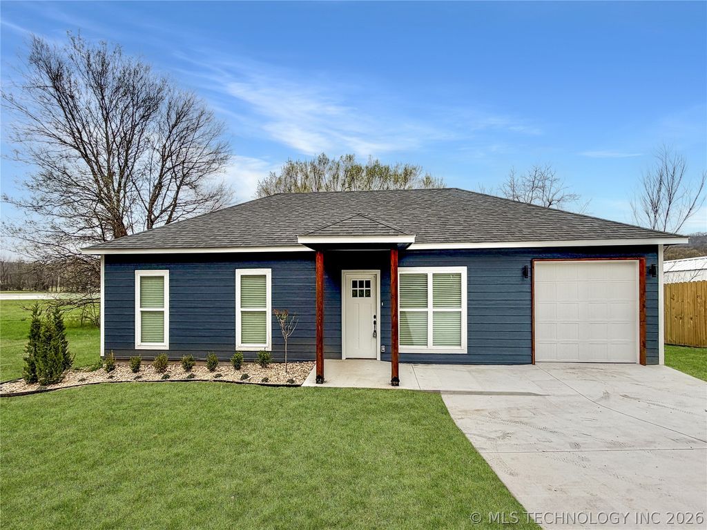 11825 W 838 Road, Tahlequah, OK 74464