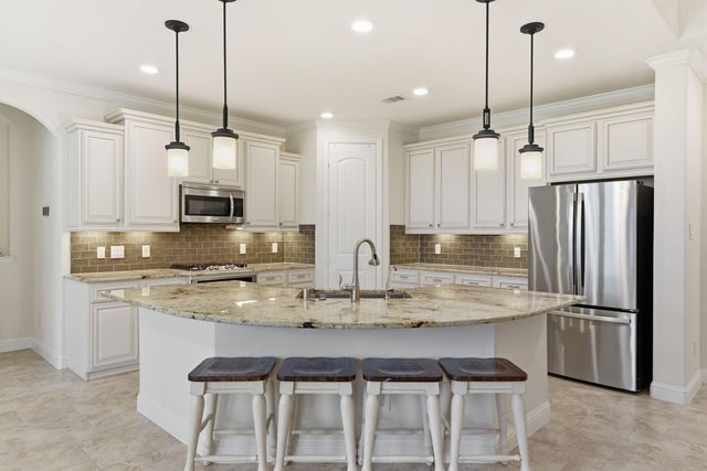 18915 Hilltop Valley Drive, Cypress, TX 77429