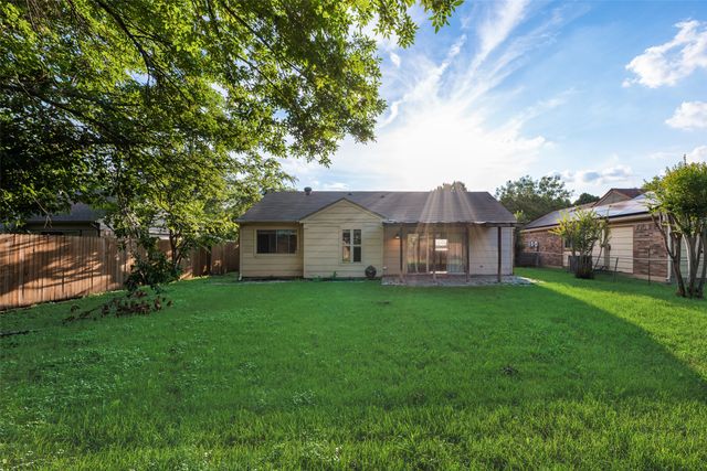 7204 Shadow Bend Drive, Fort Worth, TX 76137
