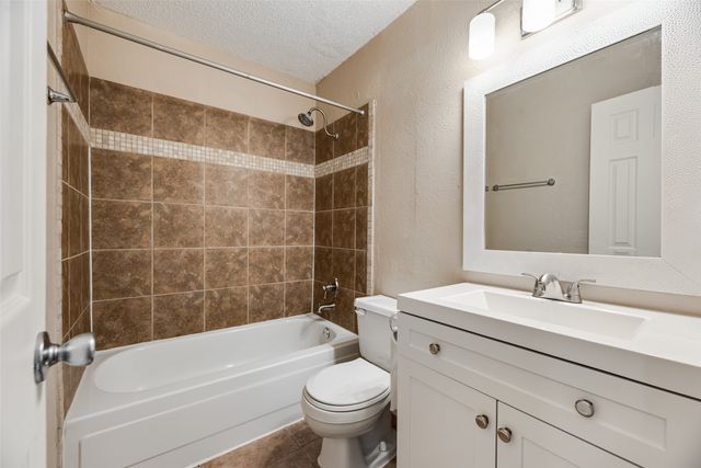7204 Shadow Bend Drive, Fort Worth, TX 76137