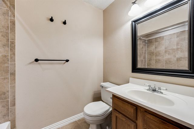 7204 Shadow Bend Drive, Fort Worth, TX 76137