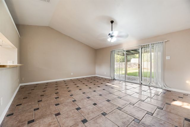 7204 Shadow Bend Drive, Fort Worth, TX 76137