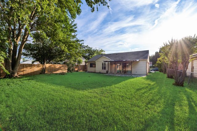 7204 Shadow Bend Drive, Fort Worth, TX 76137