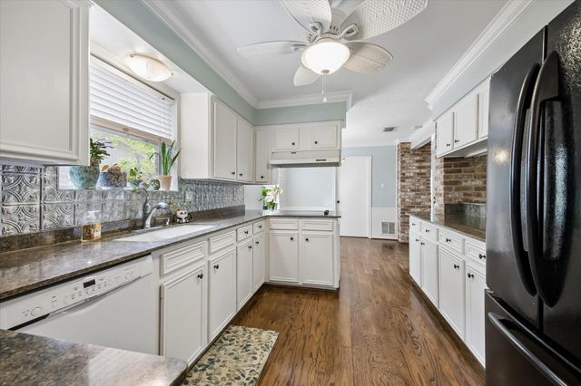 7802 Bellerive Drive, Houston, TX 77036