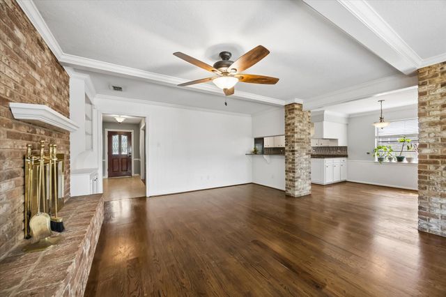 7802 Bellerive Drive, Houston, TX 77036