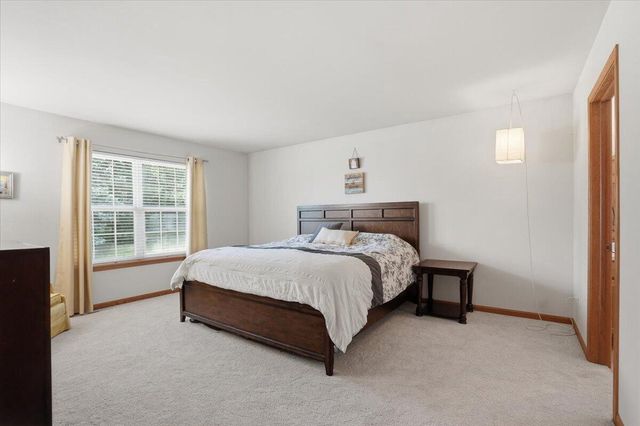 611 Woodland CIRCLE, Waterford, WI 53185