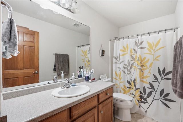 611 Woodland CIRCLE, Waterford, WI 53185