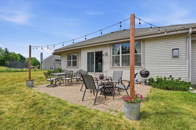 611 Woodland CIRCLE, Waterford, WI 53185