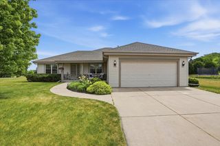 611 Woodland CIRCLE, Waterford, WI 53185