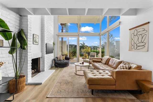 7087 Estrella De Mar D, Carlsbad, CA 92009