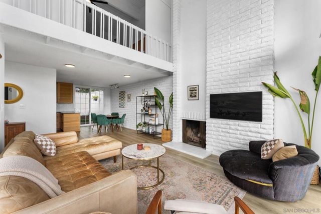 7087 Estrella De Mar D, Carlsbad, CA 92009