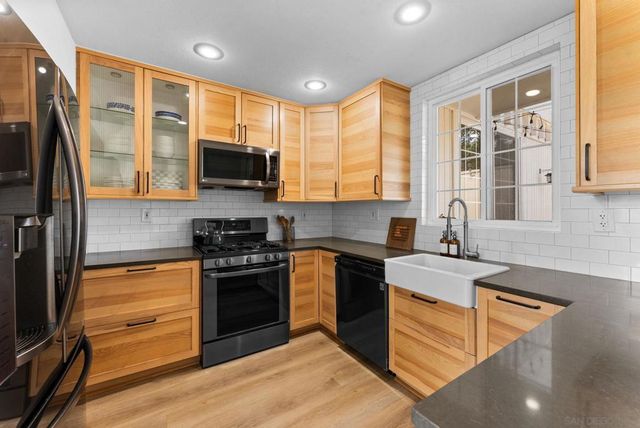 7087 Estrella De Mar D, Carlsbad, CA 92009