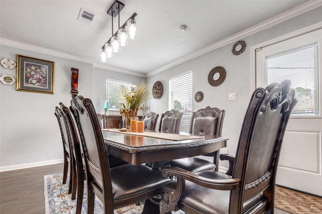 605 S Remington Drive, Angleton, TX 77515