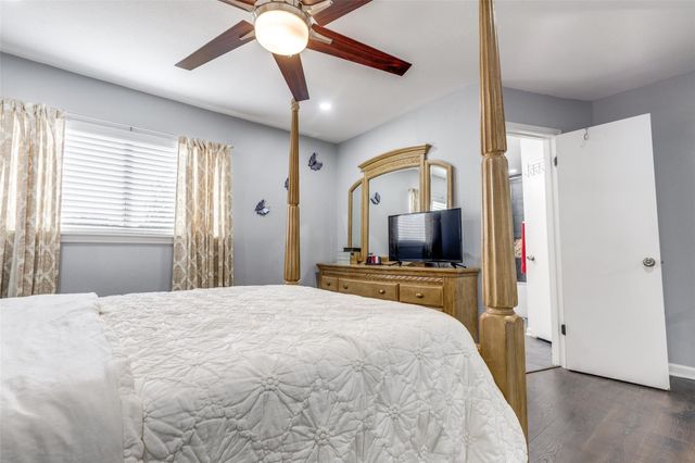605 S Remington Drive, Angleton, TX 77515