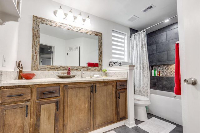 605 S Remington Drive, Angleton, TX 77515