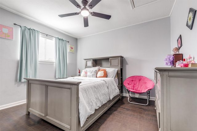 605 S Remington Drive, Angleton, TX 77515