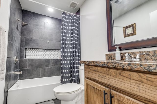605 S Remington Drive, Angleton, TX 77515