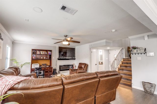 605 S Remington Drive, Angleton, TX 77515