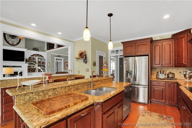 2825 Sand Trap Lane, Hope Mills, NC 28348