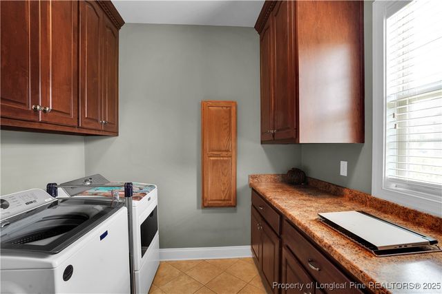 2825 Sand Trap Lane, Hope Mills, NC 28348