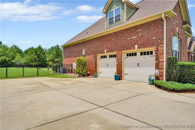 2825 Sand Trap Lane, Hope Mills, NC 28348