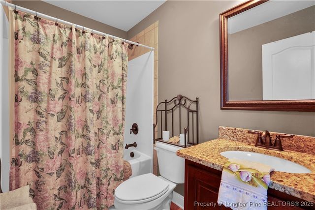 2825 Sand Trap Lane, Hope Mills, NC 28348