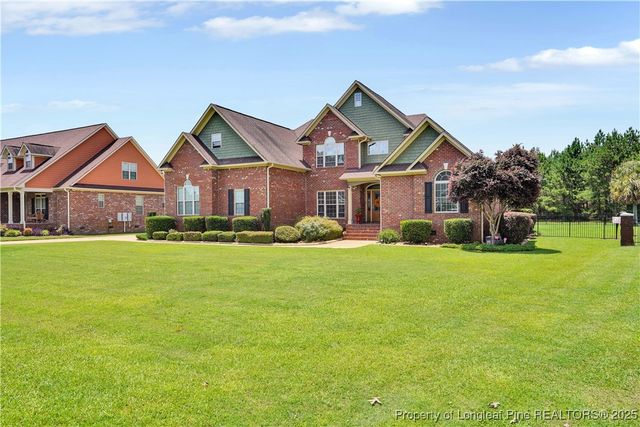 2825 Sand Trap Lane, Hope Mills, NC 28348