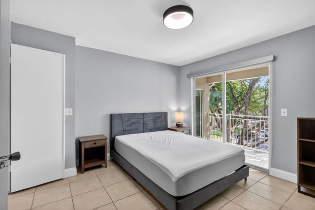 1740 Palm Cove Boulevard 4-307, Delray Beach, FL 33445