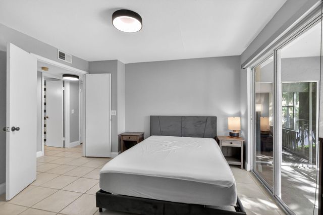 1740 Palm Cove Boulevard 4-307, Delray Beach, FL 33445