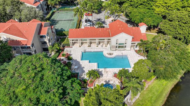 1740 Palm Cove Boulevard 4-307, Delray Beach, FL 33445