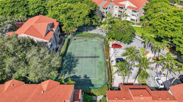 1740 Palm Cove Boulevard 4-307, Delray Beach, FL 33445