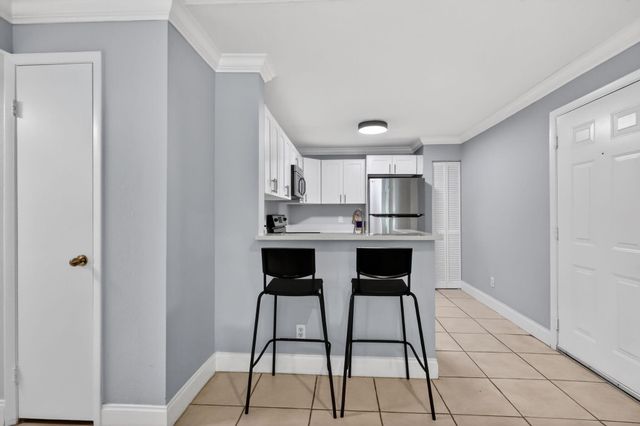 1740 Palm Cove Boulevard 4-307, Delray Beach, FL 33445