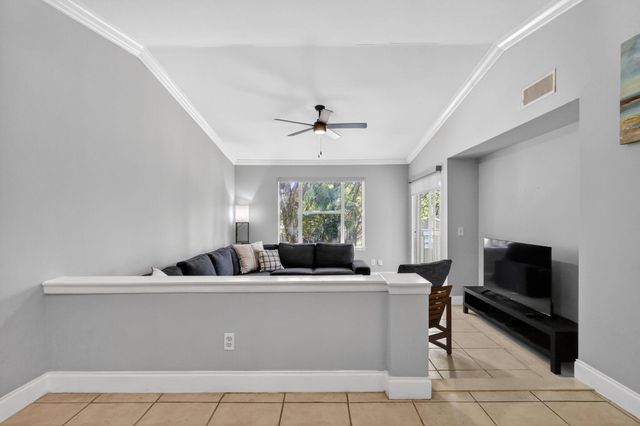 1740 Palm Cove Boulevard 4-307, Delray Beach, FL 33445