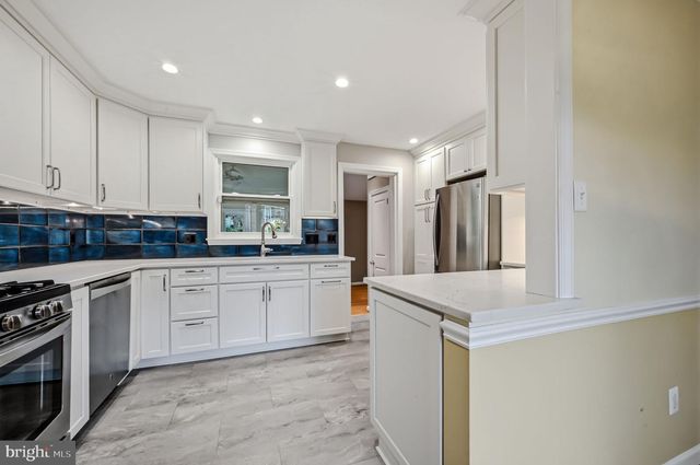 239 PLYMOUTH RD, Wilmington, DE 19803