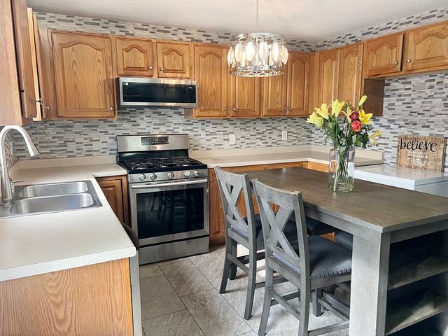 46-48 Kent Rd, Springfield, MA 01129