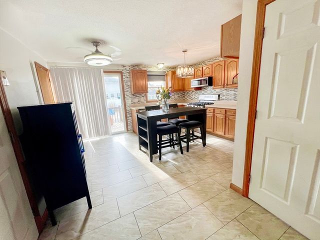 46-48 Kent Rd, Springfield, MA 01129