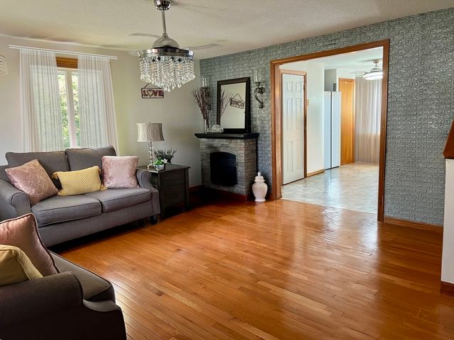 46-48 Kent Rd, Springfield, MA 01129