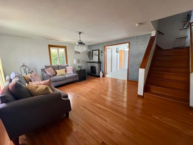 46-48 Kent Rd, Springfield, MA 01129