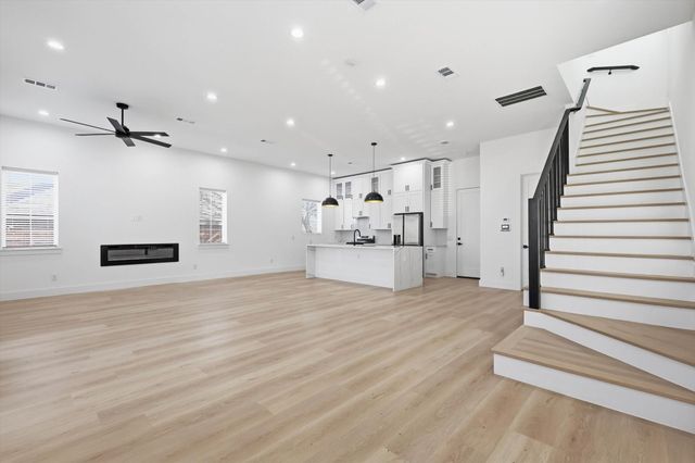 324 N Patton Avenue, Dallas, TX 75203