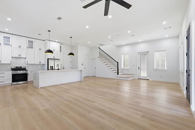 324 N Patton Avenue, Dallas, TX 75203