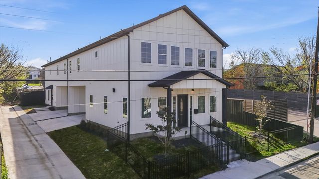 324 N Patton Avenue, Dallas, TX 75203