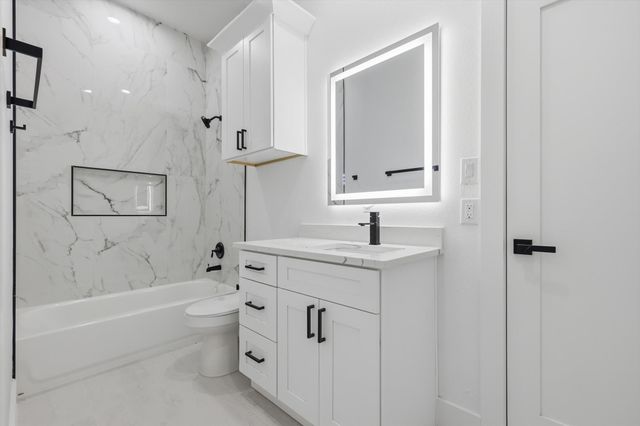 324 N Patton Avenue, Dallas, TX 75203