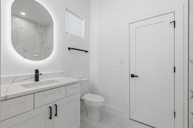 324 N Patton Avenue, Dallas, TX 75203