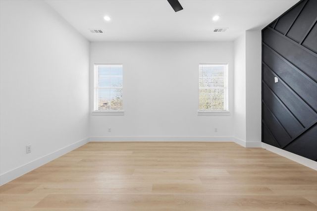 324 N Patton Avenue, Dallas, TX 75203