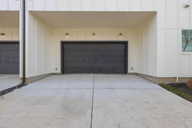 324 N Patton Avenue, Dallas, TX 75203