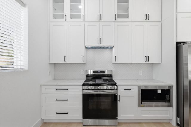 324 N Patton Avenue, Dallas, TX 75203